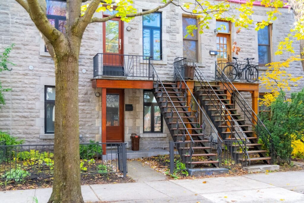 buy or sell home Montreal 2025